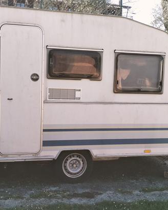 Roulotte Caravan 4 posti