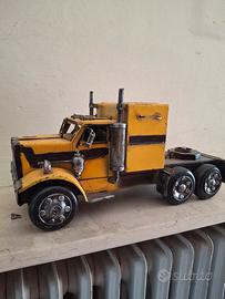 camion in latta
