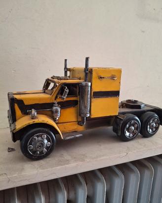 camion in latta