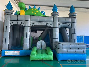 Castello gonfiabile usato gioco per bambini
