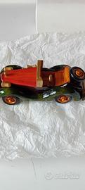 Modellino auto in legno