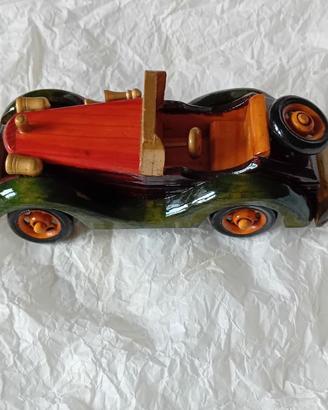 Modellino auto in legno
