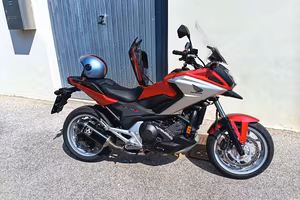 Honda Nc 750 X anno 2016 cambio DCT