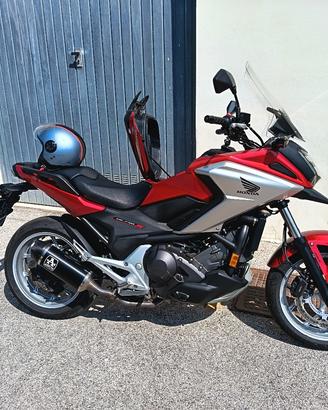 Honda Nc 750 X anno 2016 cambio DCT