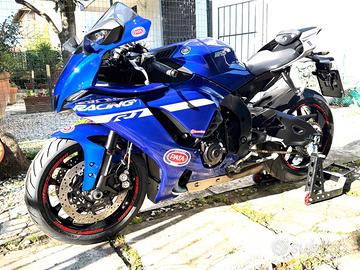 YAMAHA R1 2022 1640KM no permuta