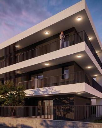 Appartamento di 305 m² con 4 locali e box auto dop