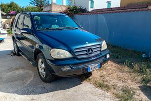 Mercedes ML 270 CDI con gancio di traino 