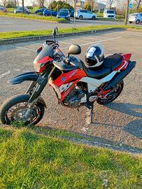 o moto Yamaha iper Motard 660 