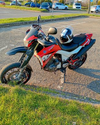o moto Yamaha iper Motard 660 