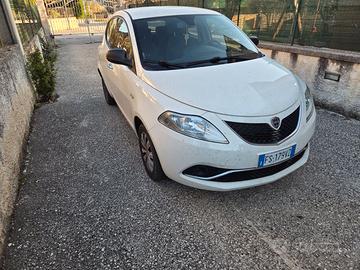 Lancia ypsilon 1300