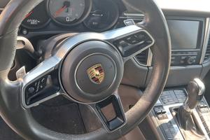 Splendida Porsce Macan Diesel 2015