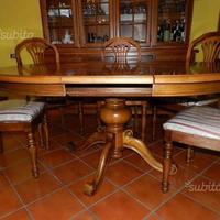 Tavolo rotondo in noce Del tongo. No sedie