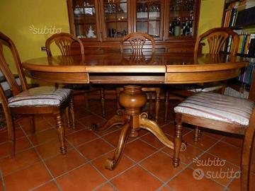 Tavolo rotondo in noce Del tongo. No sedie