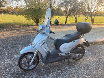 scooter. cc 250. LEGGERE DESCRIZIONE
