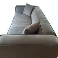 Divano 3 posti moderno con cuscini