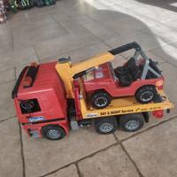 Camion Bruder con jeep