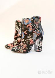 Stivaletti di Guess, in tessuto jacquard, 38