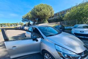 Automobile clio renault gpl