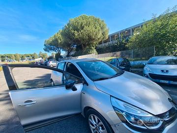 Automobile clio renault gpl