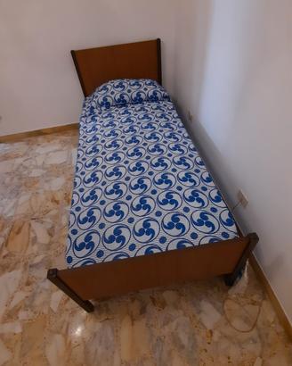 letto +comodino 