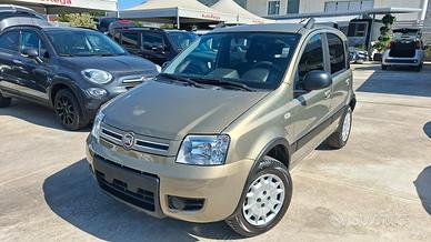 Fiat Panda 1.2 4x4 con gancio traino