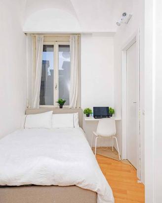 Stanza in appartamento di 160 m² a Milano