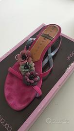 Sandali donna con fiori. Tacco basso. Numero 37.