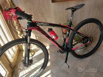 Bicicletta. montabike 