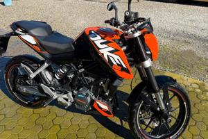 KTM Duke 125