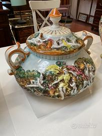 vaso con coperchio in porcellana di Capodimonte