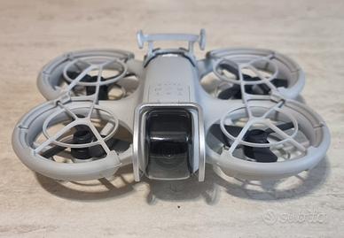 DJI NEO con protezioni gimbal ed eliche