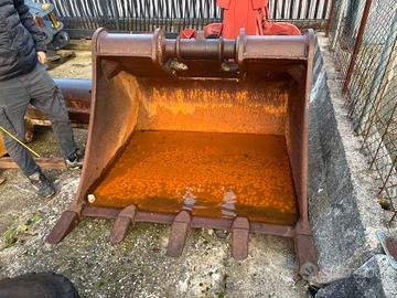 B72- BENNA SCAVO 140 CM PER ESCAVATORE