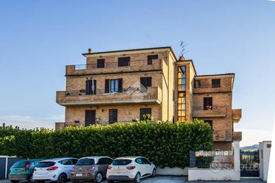 3 LOCALI A SANT'ELPIDIO A MARE