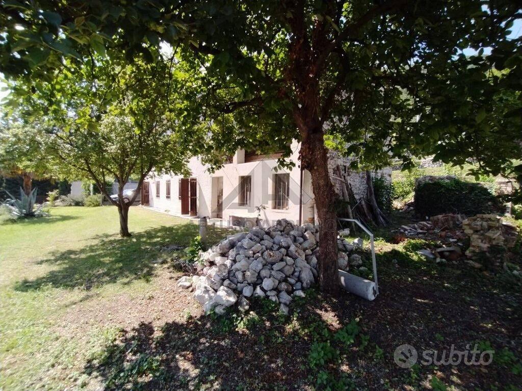 Rustico / Casale di 188 m² con 5 locali a Borso de - Altro