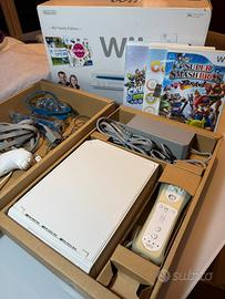 Nintendo Wii, con scatola, 2 Joystick e tre giochi