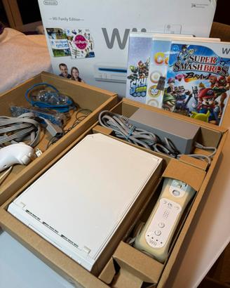 Nintendo Wii, con scatola, 2 Joystick e tre giochi