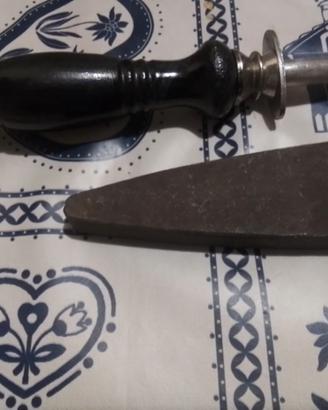 ANTICO ACCIAINO VINTAGE E PIETRA PER AFFILARE