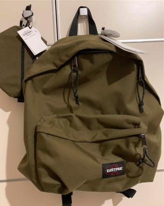 Zaino Eastpak verde militare (Nuovo) + astuccio