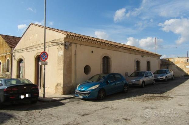 Locale commerciale Stazione Ferroviaria LENTINI