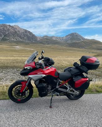 Ducati Multistrada v4 S travel & radar