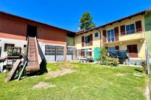 CASA SEMINDIPENDENTE A MONTIGLIO MONFERRATO