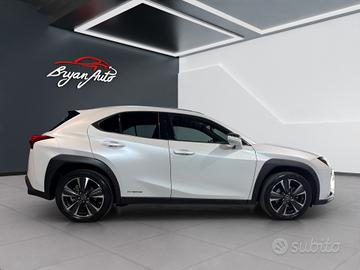 Lexus UX 250h 2.0 Luxury 4wd cvt 184cv