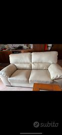 Due divani in pelle