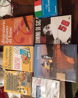 Libri vari e cofanetto di Simoncelli 