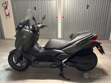 Moto scooter XMAX tech max nuovo con meno di 50km