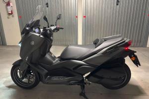 Moto scooter XMAX tech max nuovo con meno di 50km