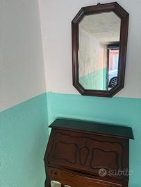 Scrittoio molto bello e tenuto bene con specchio