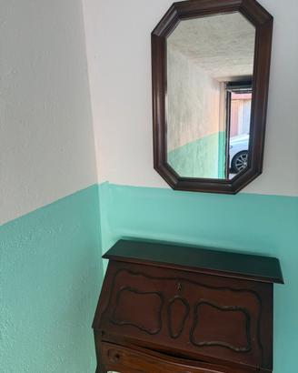 Scrittoio molto bello e tenuto bene con specchio