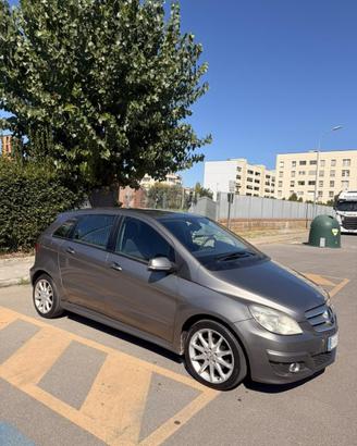 Mercedes B180 2012