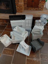 Vaschette, sgabelli e carrelli di plastica